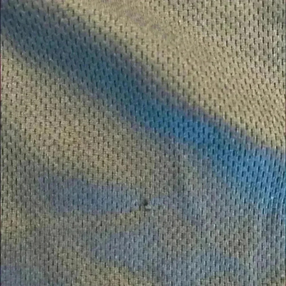 ⭐️ ASICS blue tank top has some small snags - Picture 4 of 4
